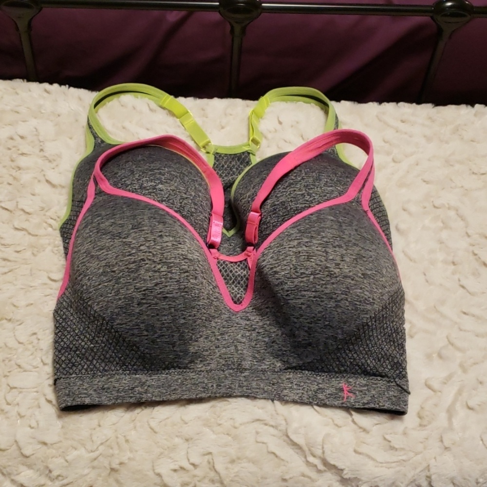 Women's racerback sports bra